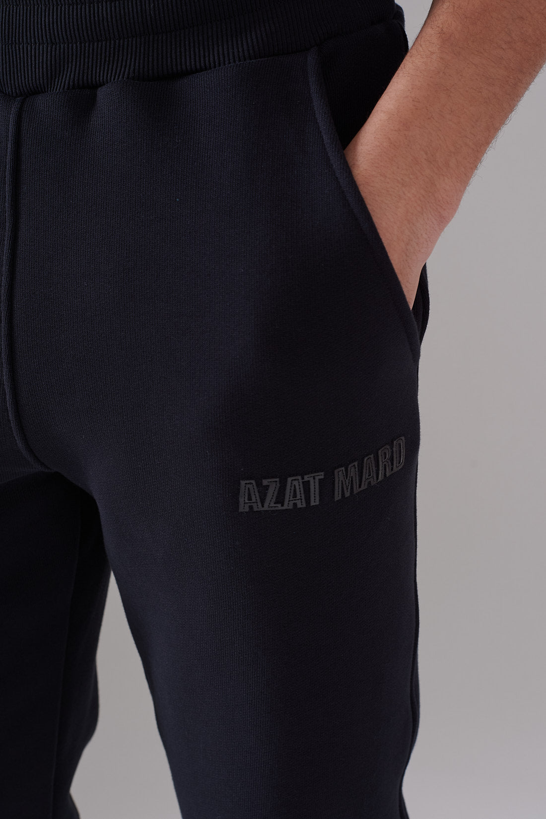 BLACK ON BLACK JOGGERS