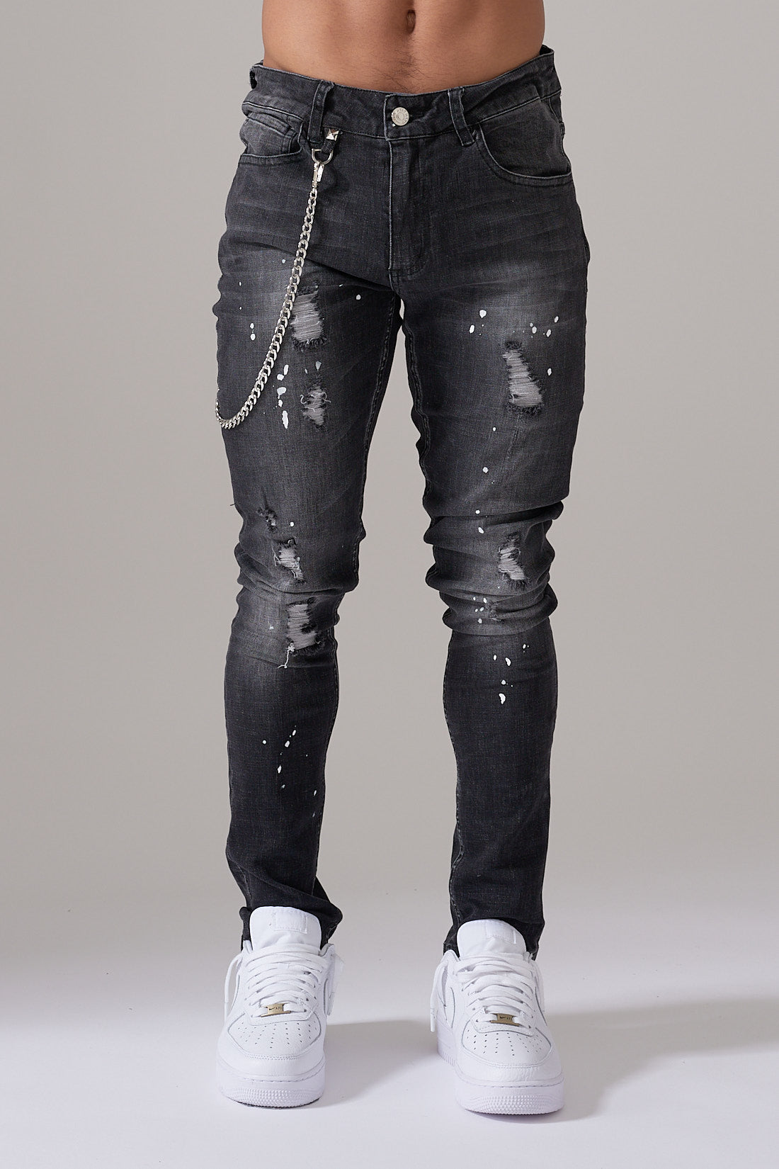 WASHED SPLASH PAINT GREY RIPPED DENIM JEANS WITH METAL PLAQUE