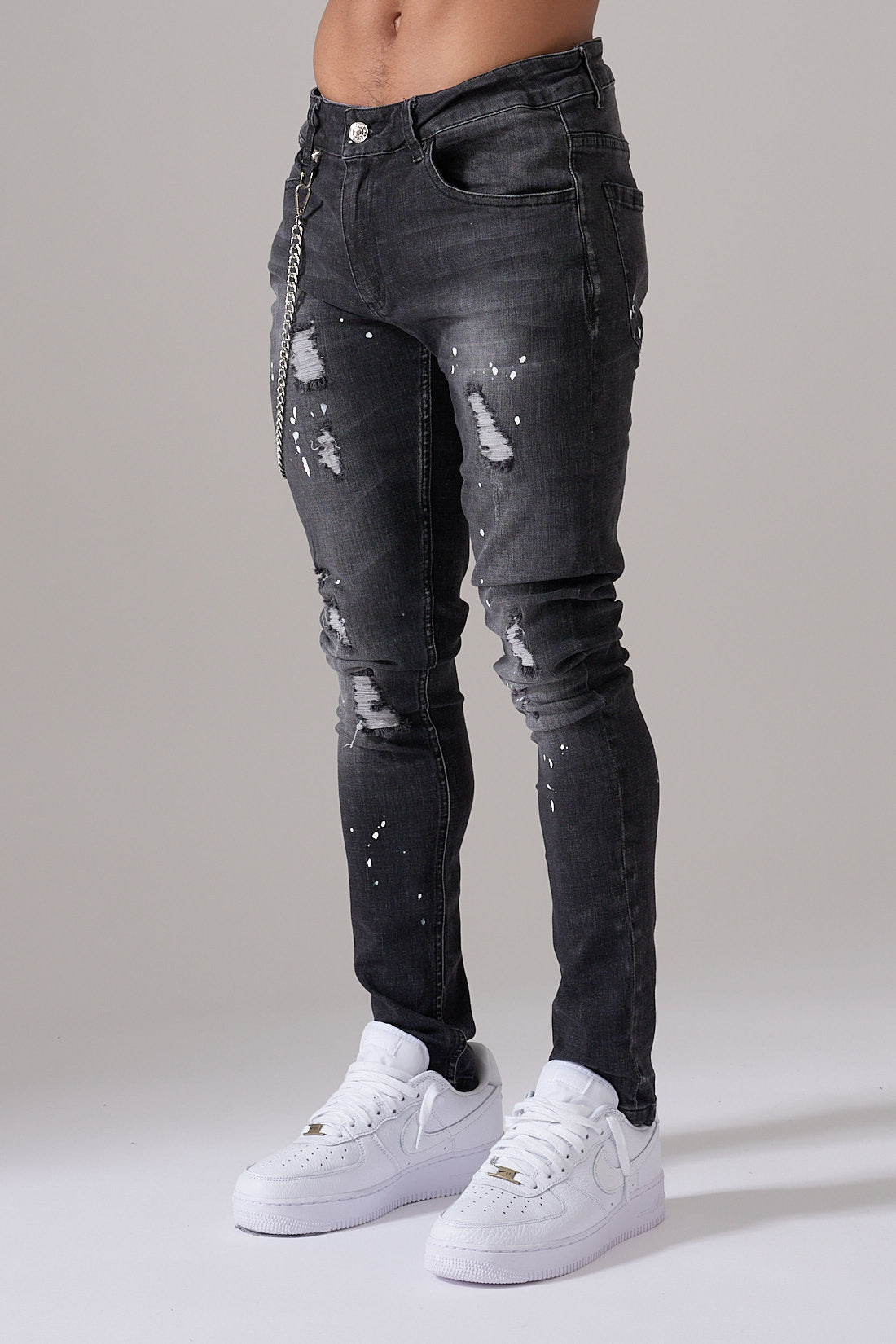 WASHED SPLASH PAINT GREY RIPPED DENIM JEANS WITH METAL PLAQUE