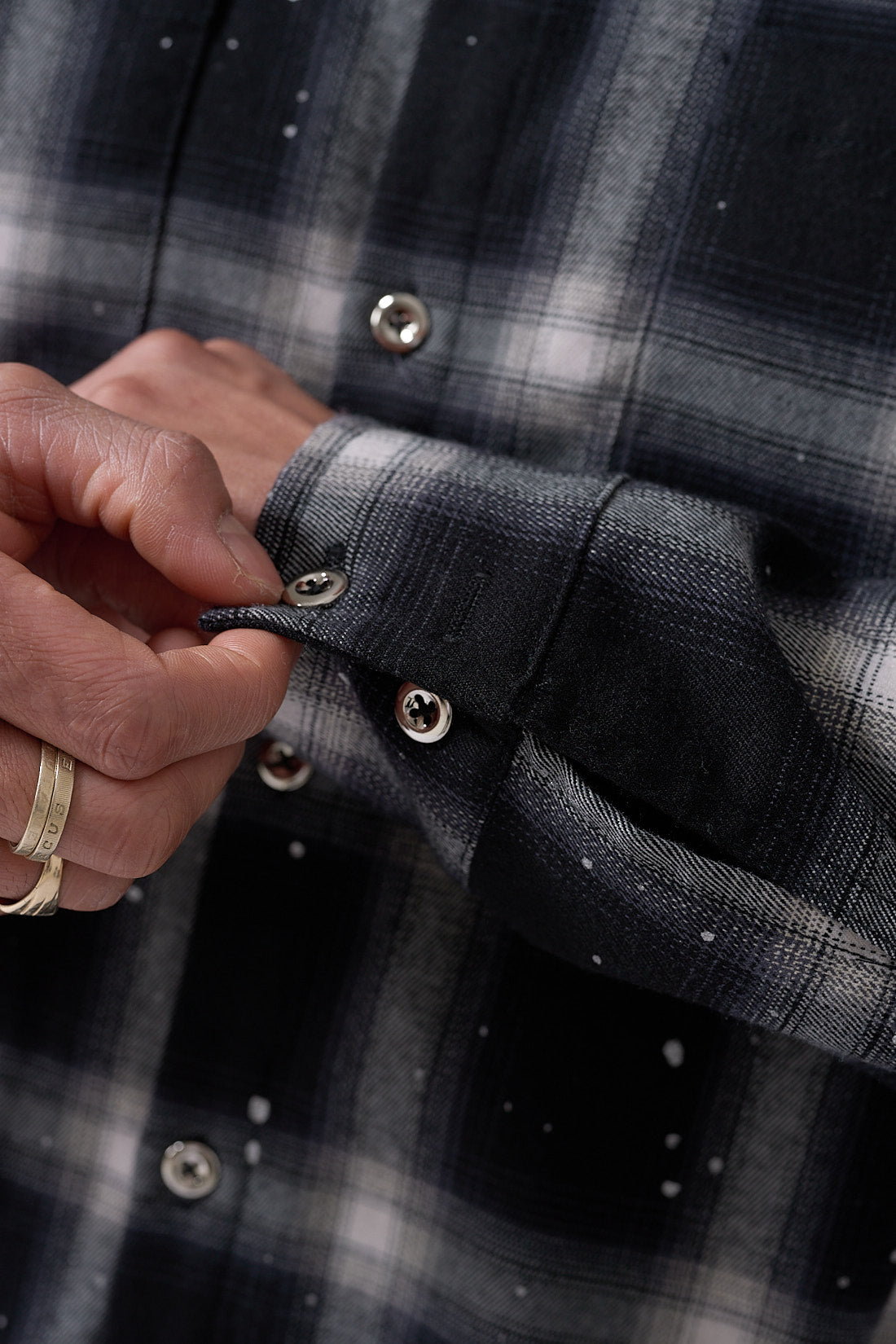 BLACK AND WHITE CHECK LOGO SHIRT